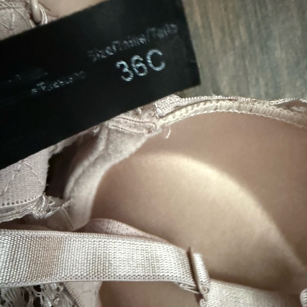 🦄Elegant Lace Bra Set - Cream and Tan - Picture 5 of 5